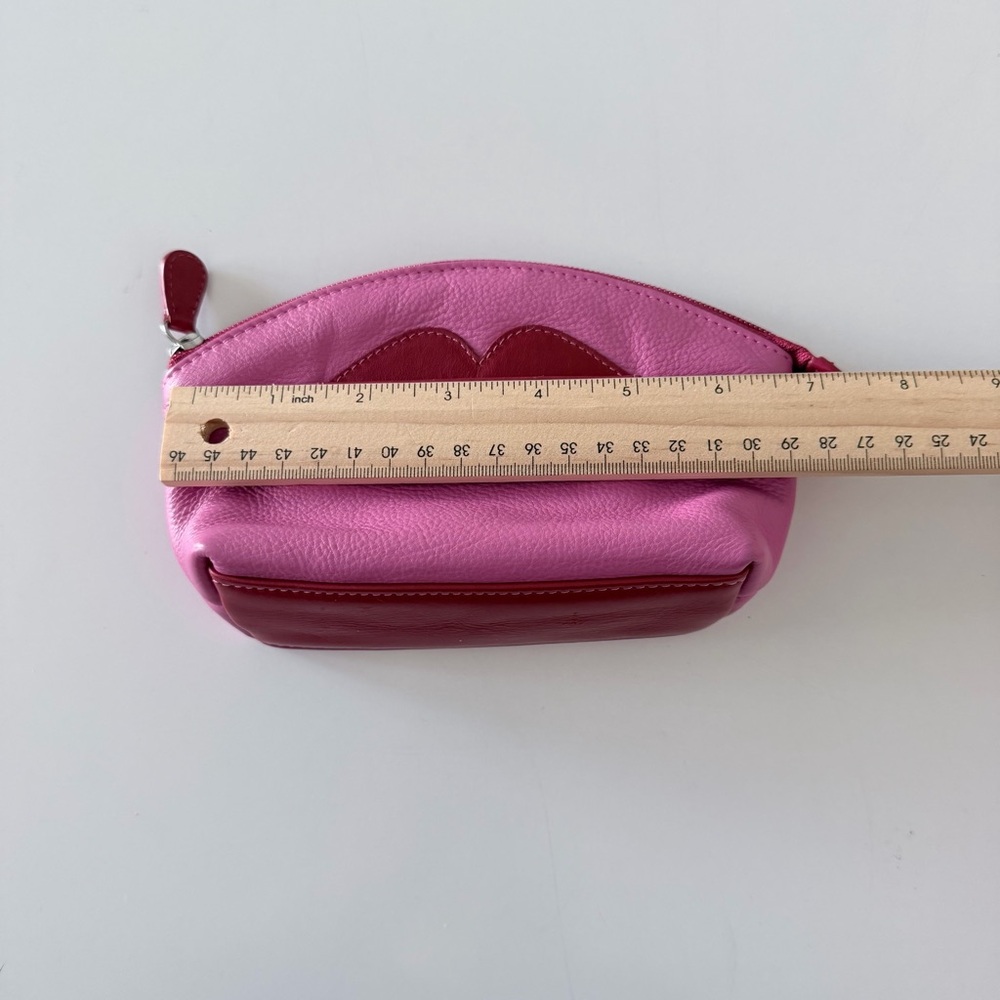 ili New York Hot Lips Cosmetic Case - Picture 4 of 6